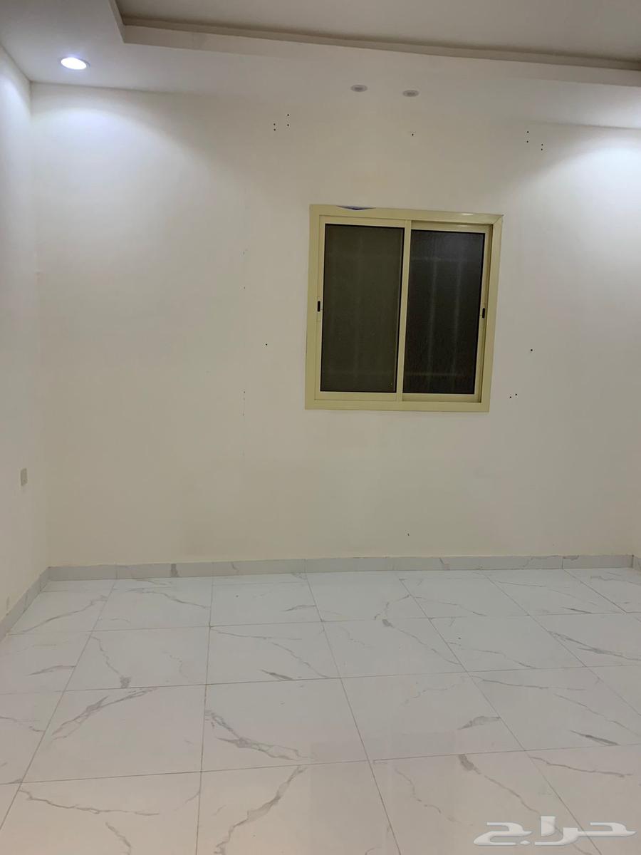 شقة 4 غرف في الرمال 2