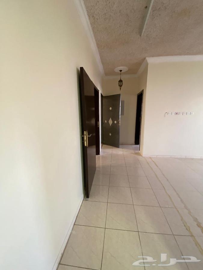 شقة 5 غرف في الرمال 2
