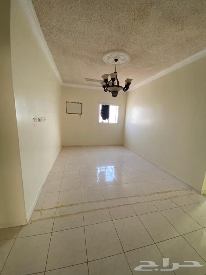 شقة 5 غرف في الرمال 11