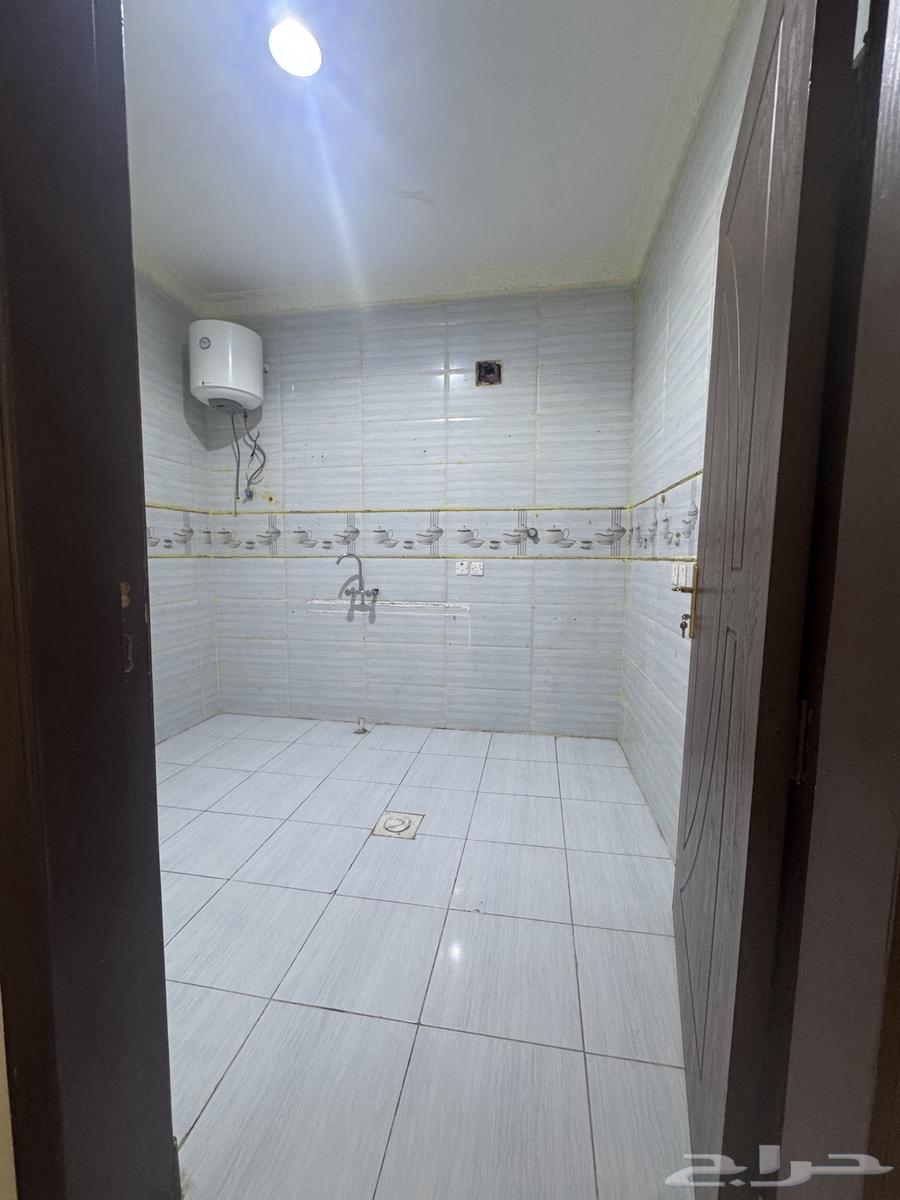 شقة  في البيان 5