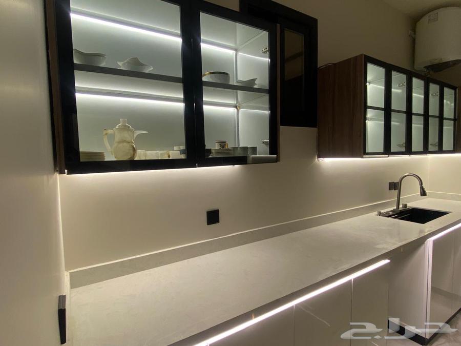 شقة 4 غرف في العارض 7