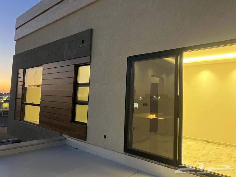 شقة 4 غرف في العارض 10