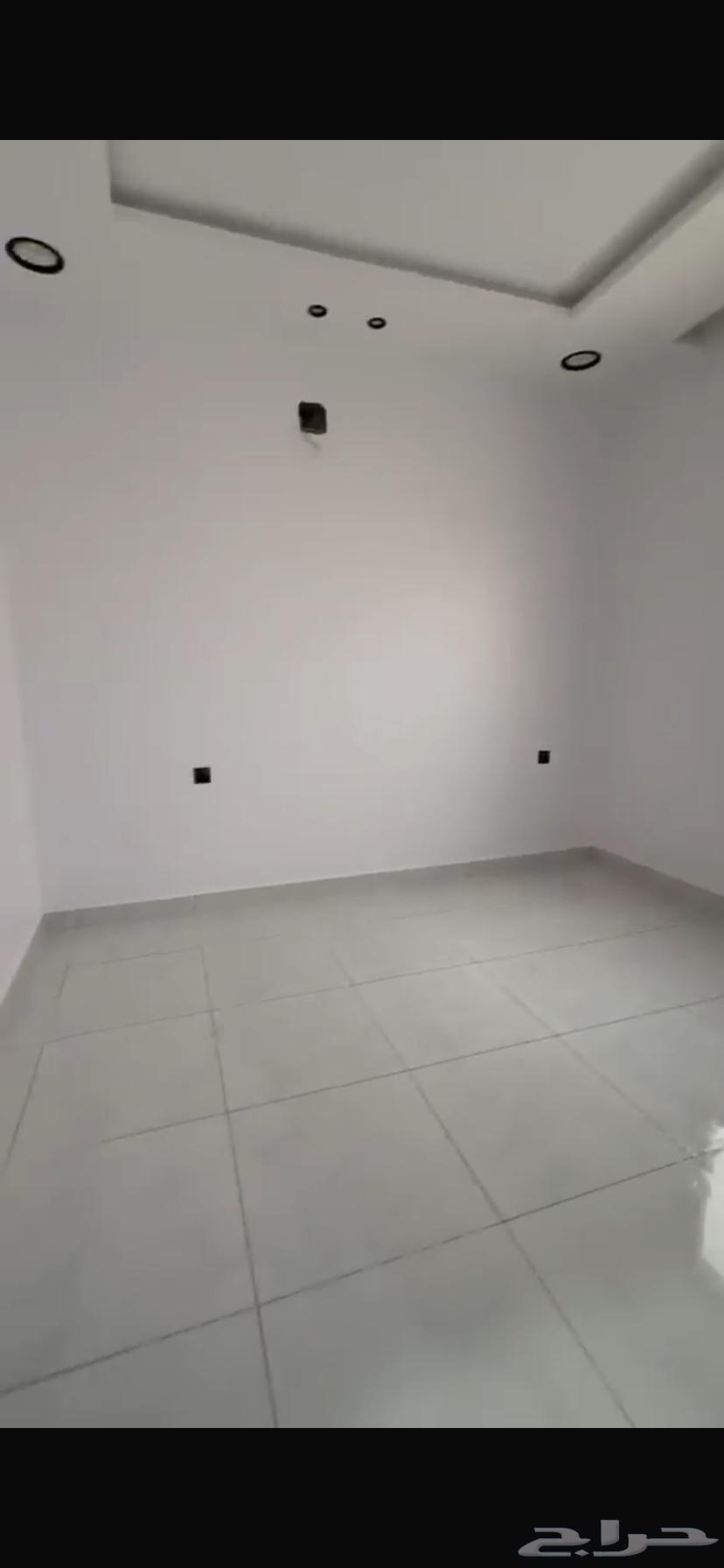 شقة 4 غرف في الرمال 5