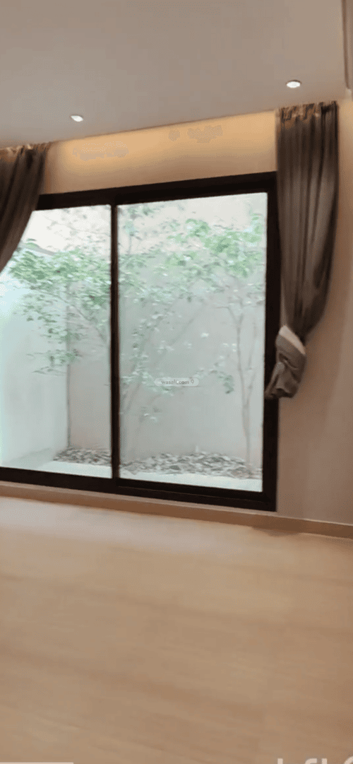 شقة 4 غرف في الملقا 4