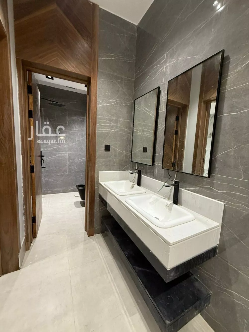 فيلا 7 غرف في عكاظ 11