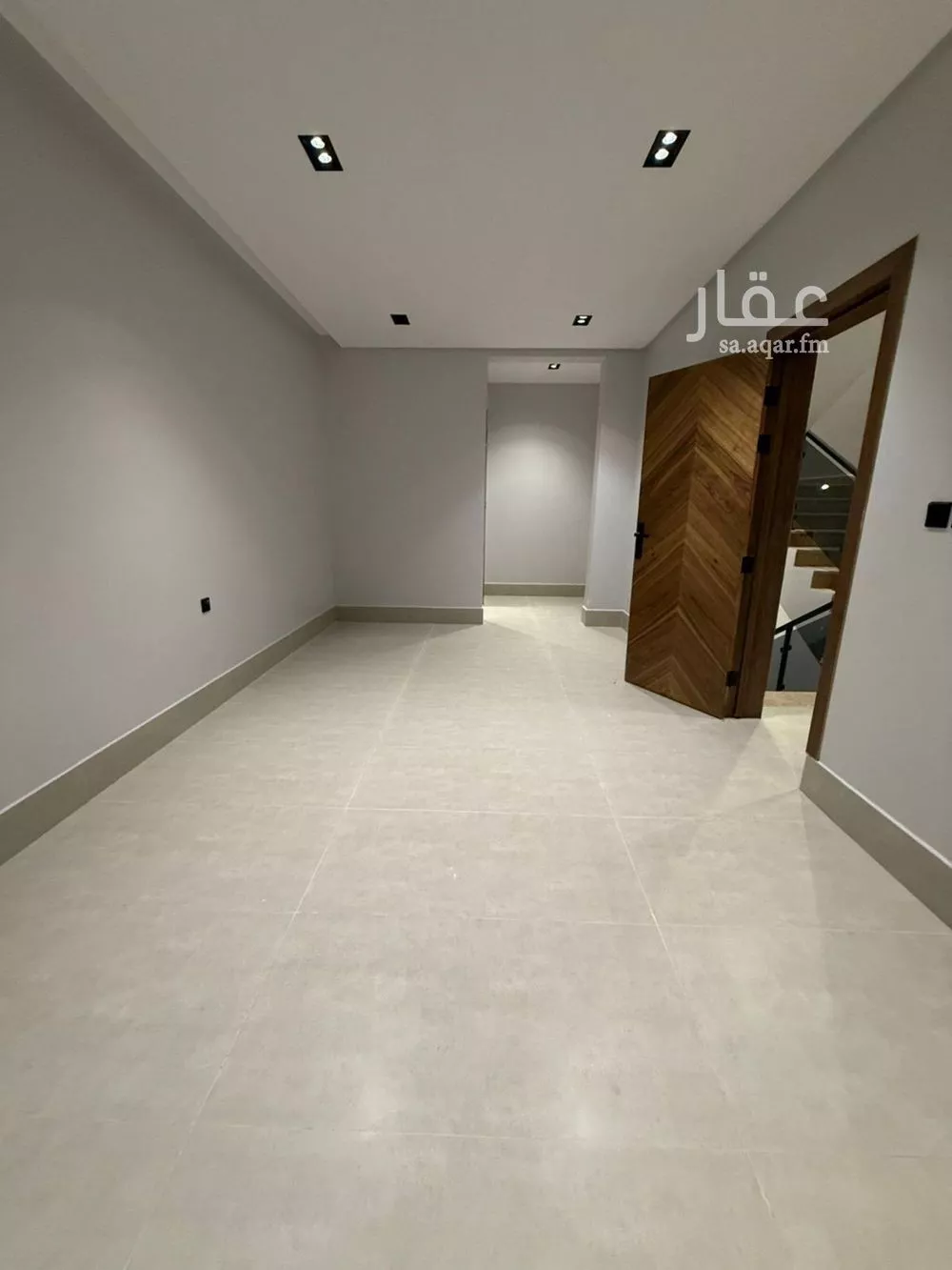 فيلا 7 غرف في عكاظ 13