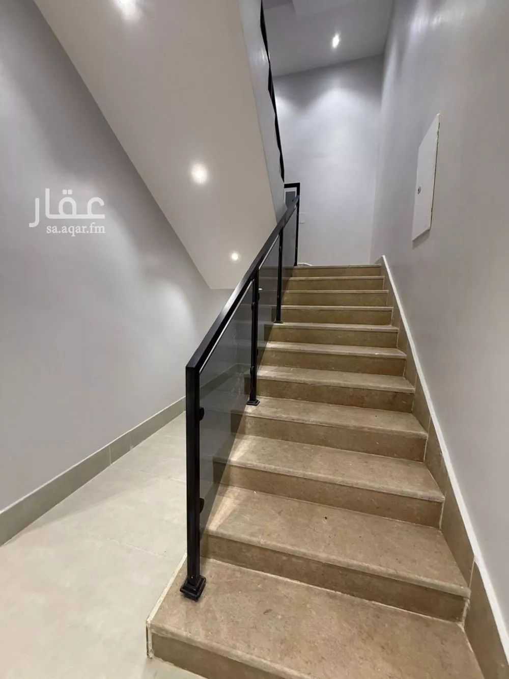 فيلا 7 غرف في عكاظ 15