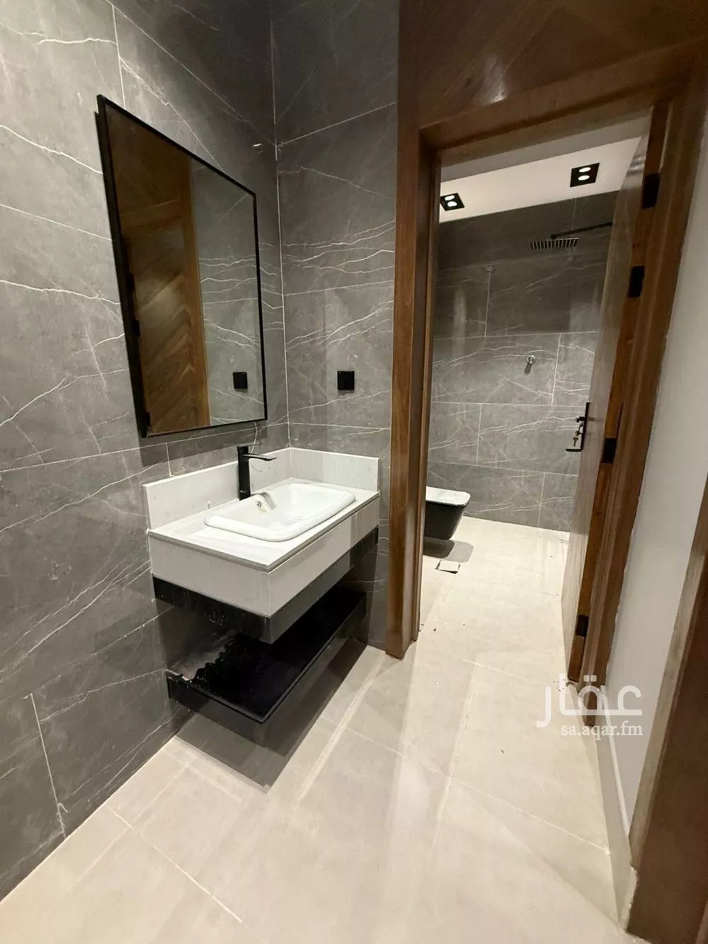 فيلا 7 غرف في عكاظ 16