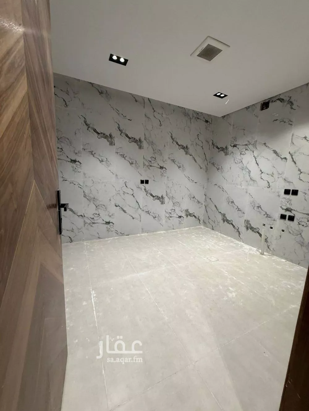 فيلا 7 غرف في عكاظ 19