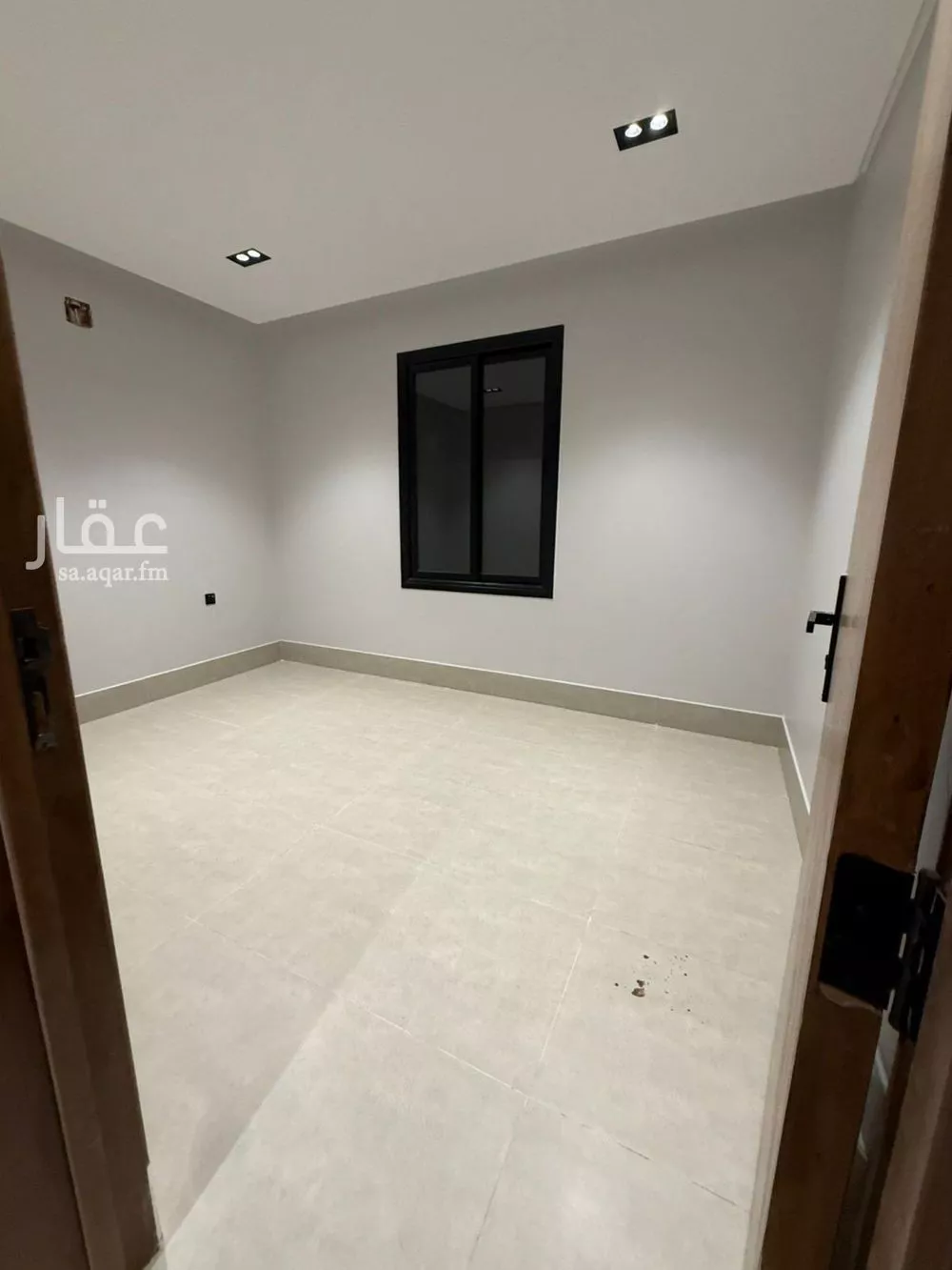 فيلا 7 غرف في عكاظ 5