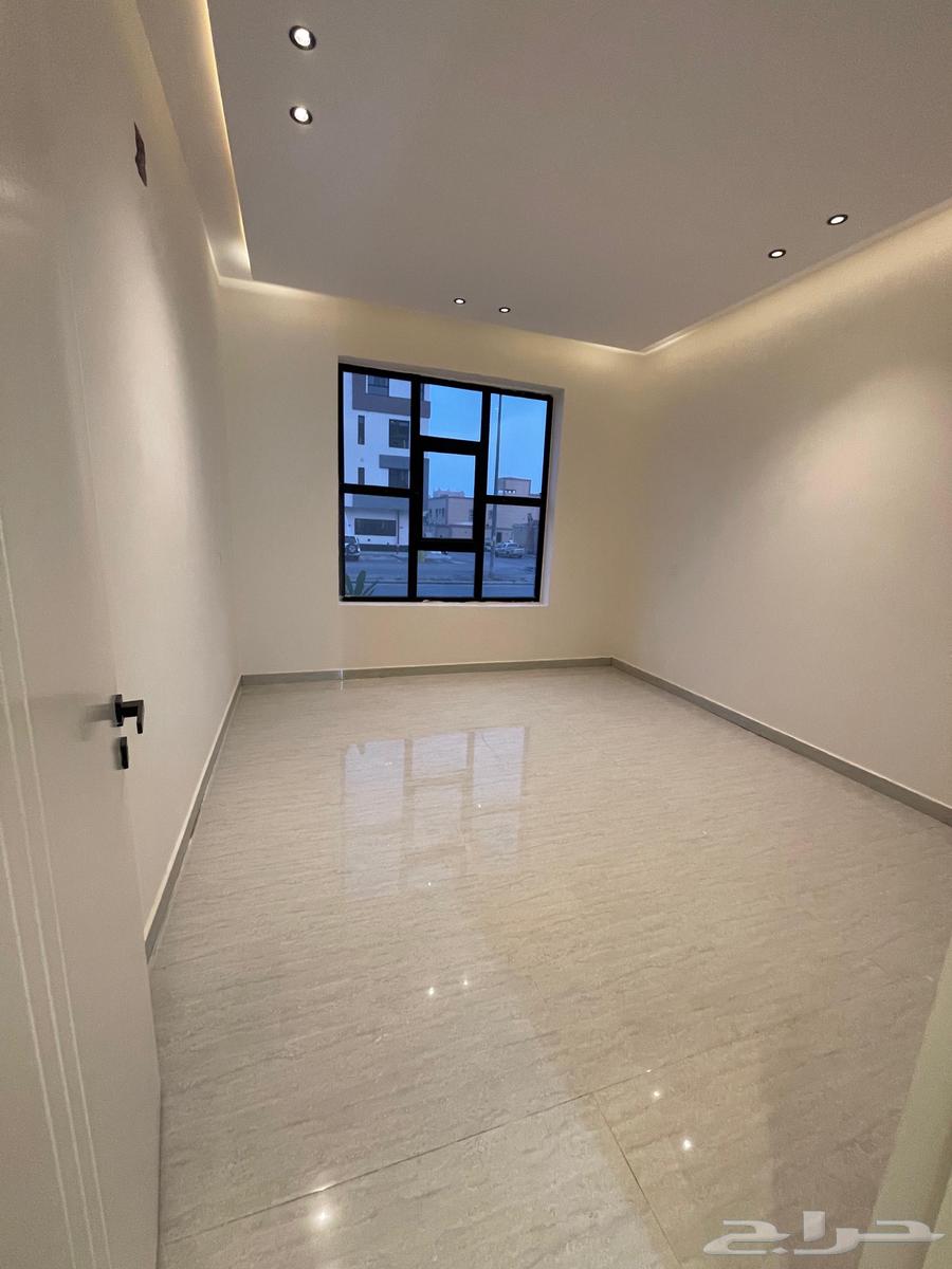 6 bedroom apartment in Al Hazm 8
