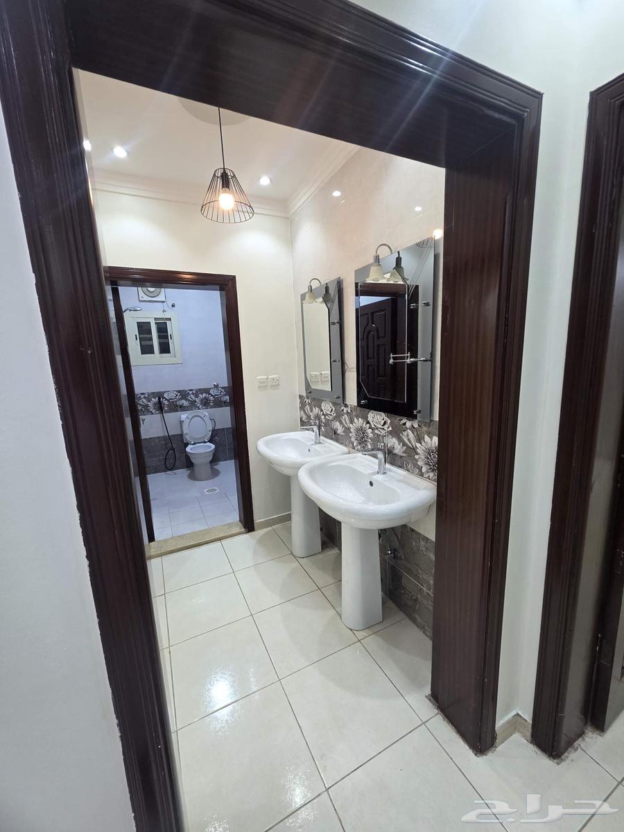 6 bedroom apartment in Al Manar 2