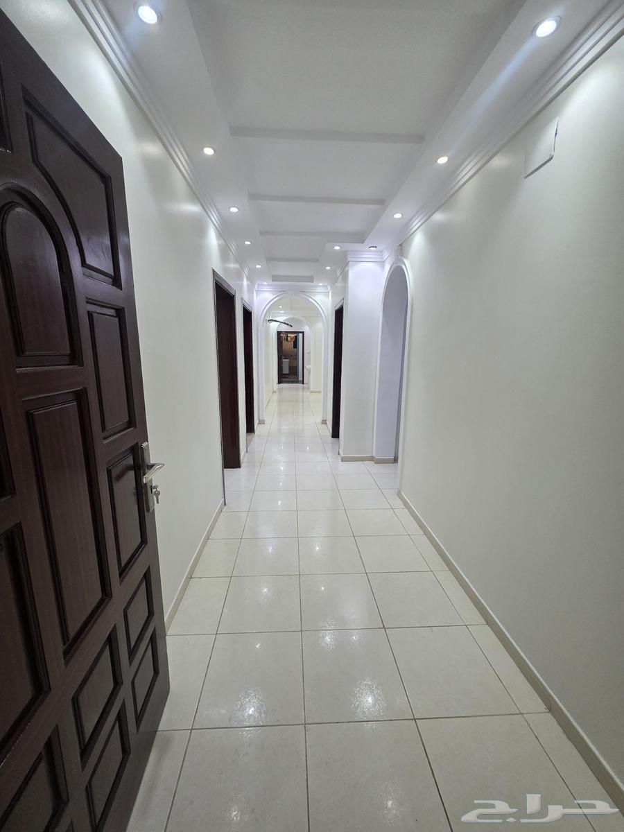 6 bedroom apartment in Al Manar 4