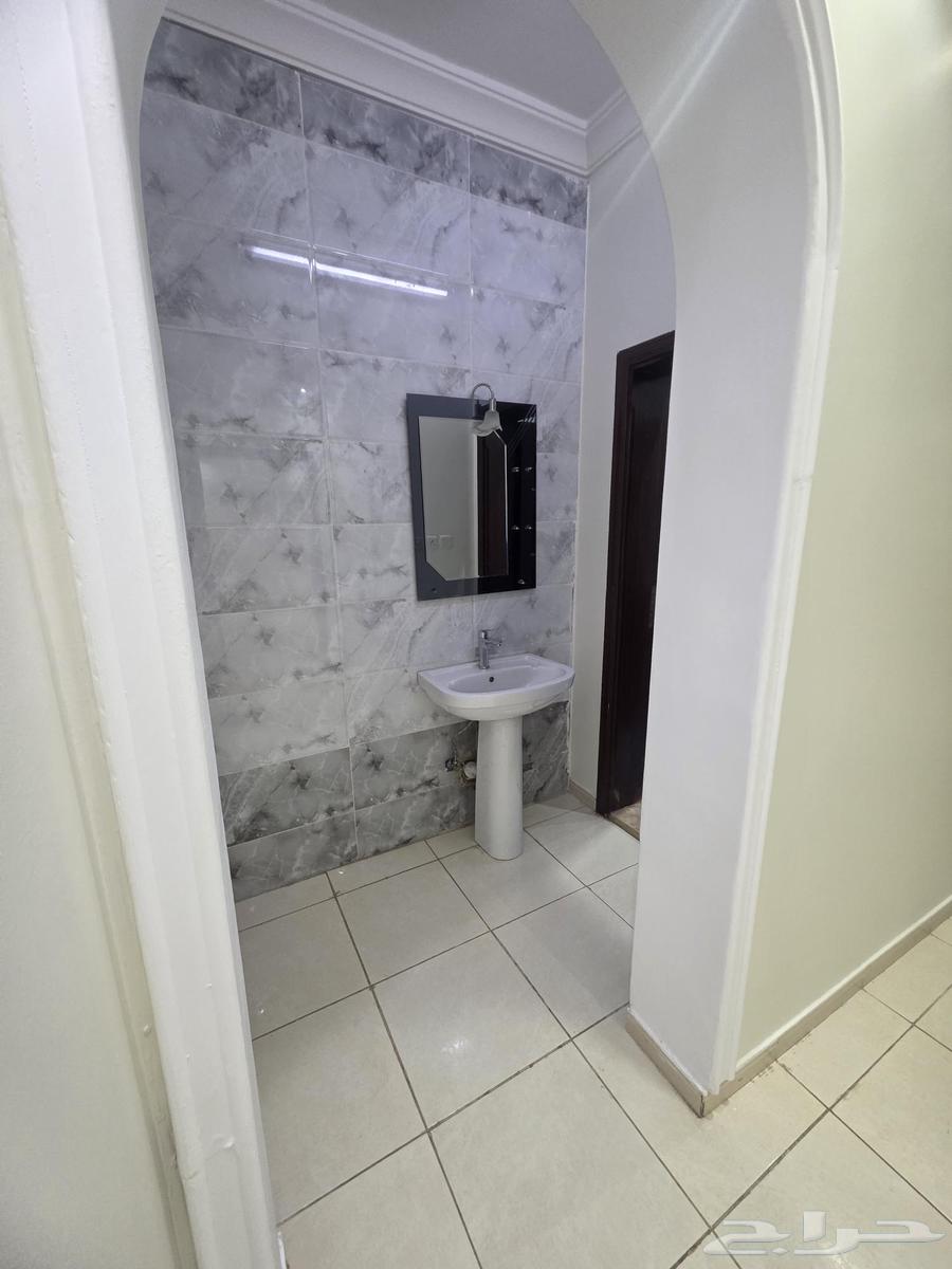 6 bedroom apartment in Al Manar 8