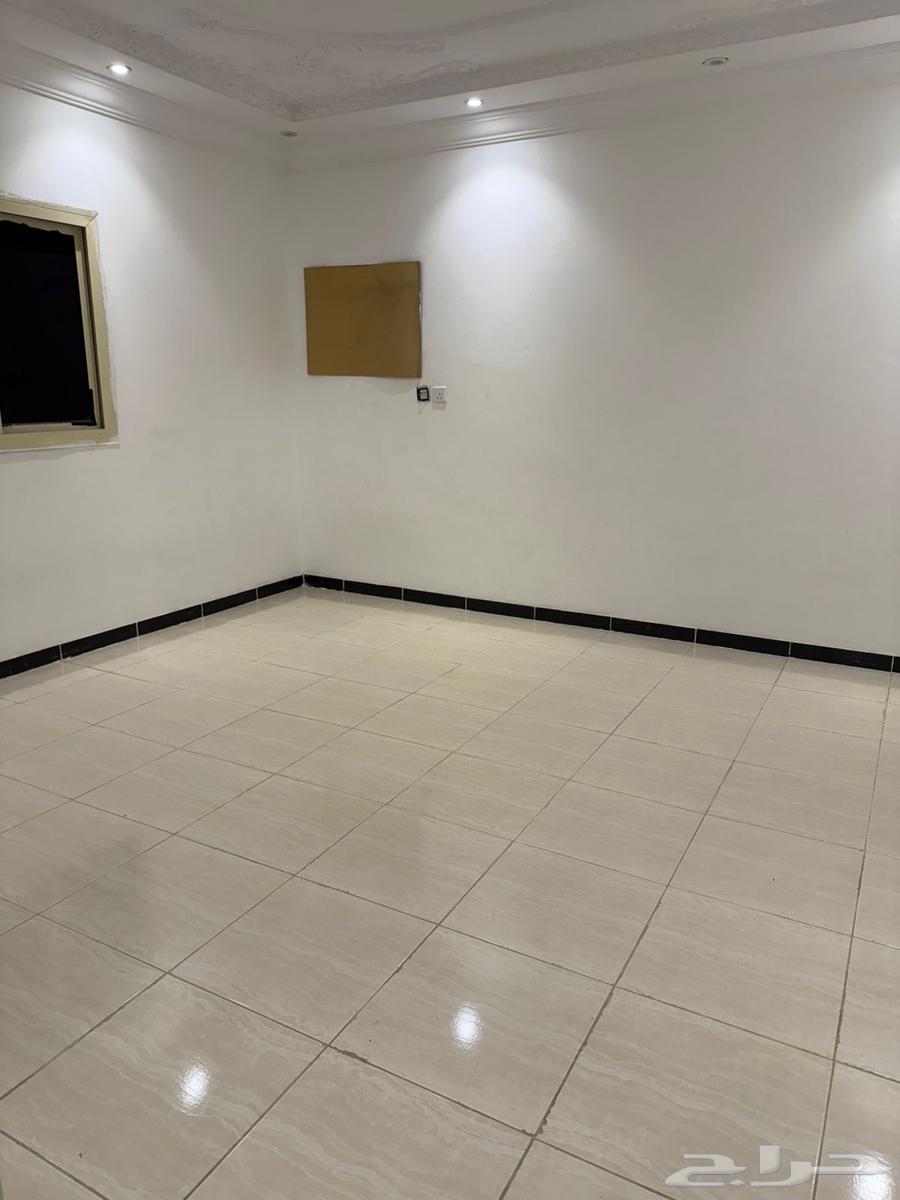 شقة 4 غرف في الريان 4