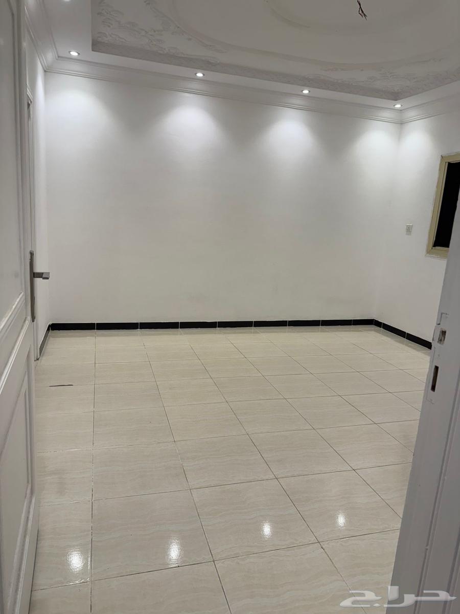 شقة 4 غرف في الريان 6