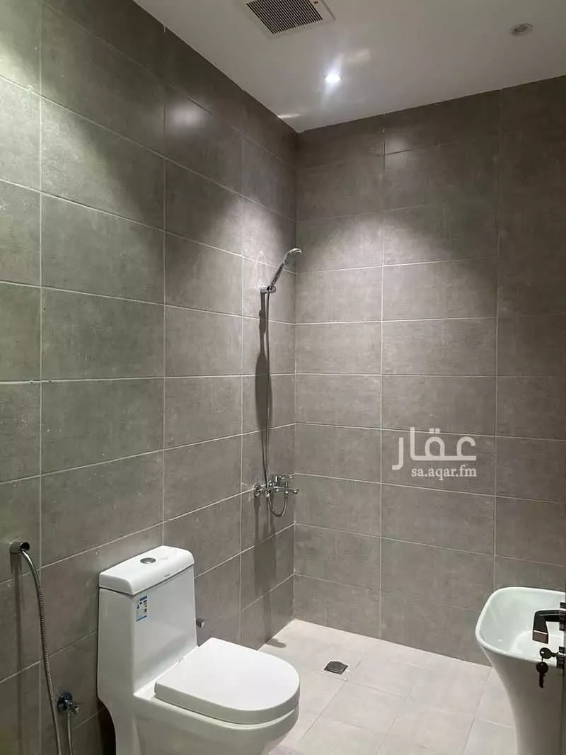 شقة 5 غرف في اللؤلؤ 7