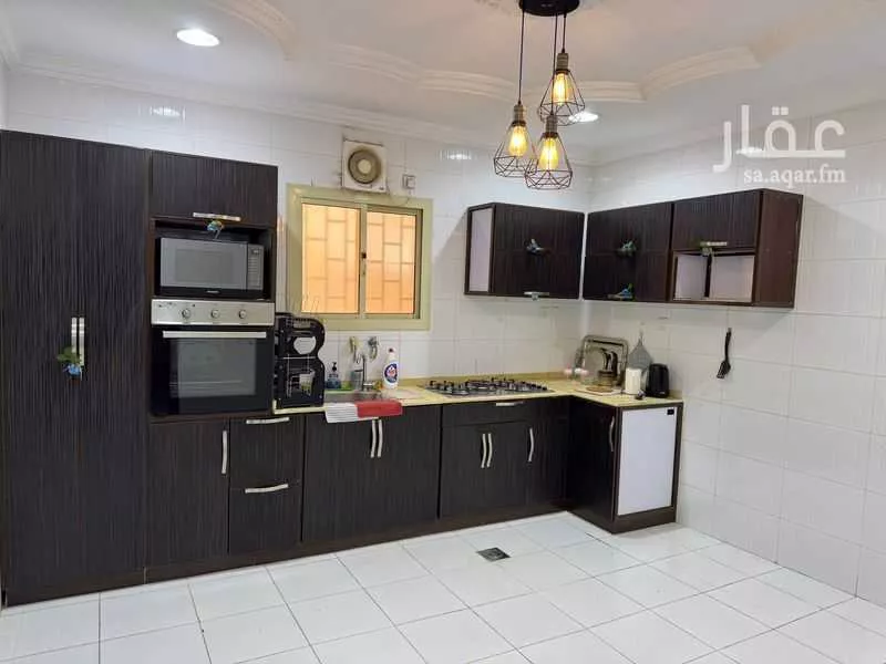 شقة 4 غرف في الزمرد 2