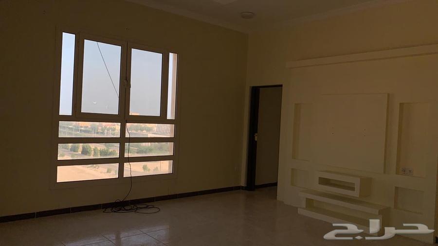 شقة 5 غرف في الحمرا 11