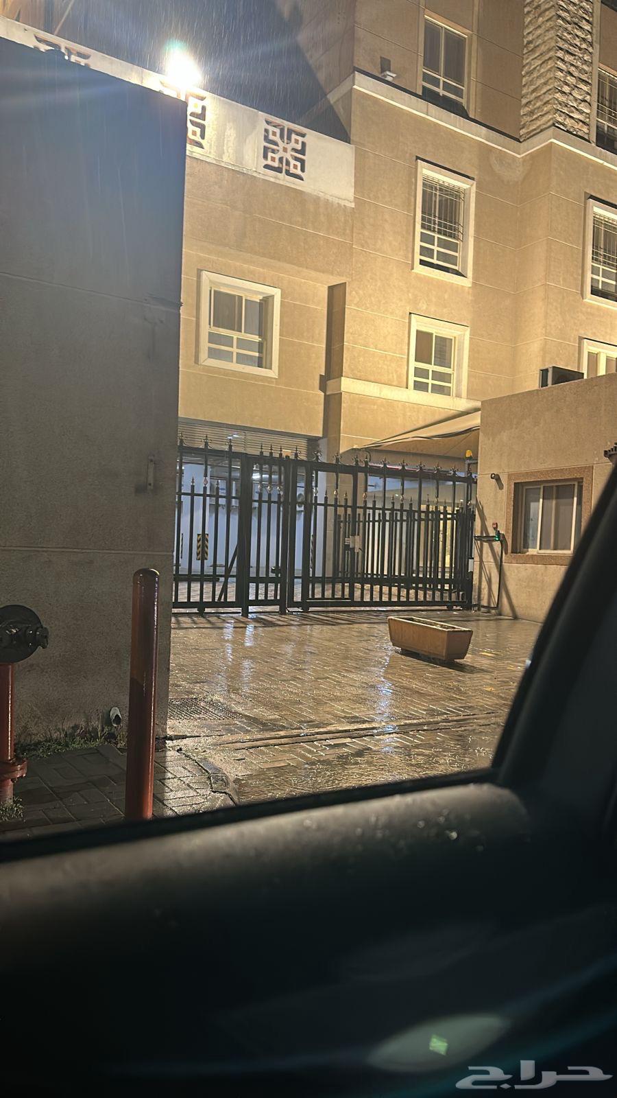 شقة 5 غرف في الحمرا 12