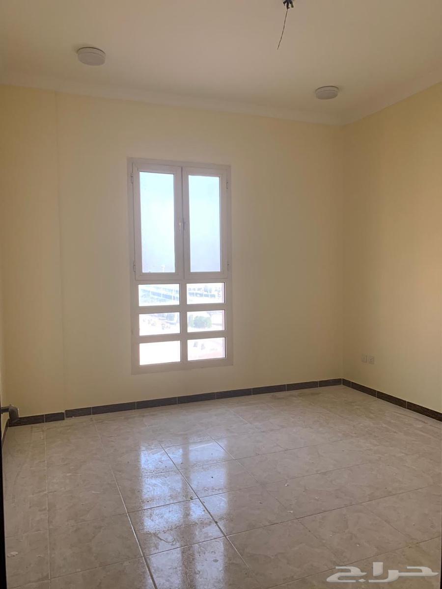 شقة 5 غرف في الحمرا 3