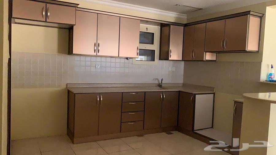 شقة 5 غرف في الحمرا 6