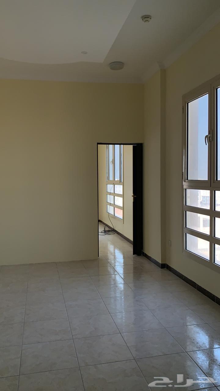 شقة 5 غرف في الحمرا 8