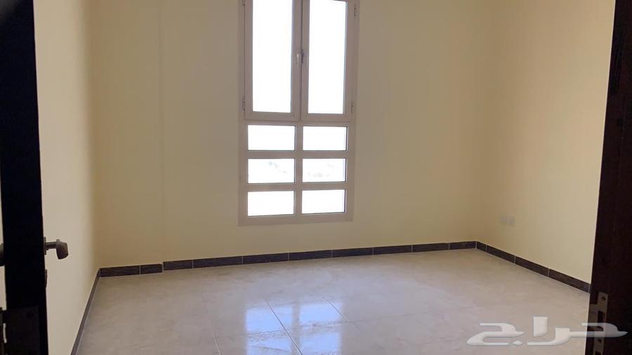 شقة 5 غرف في الحمرا 10