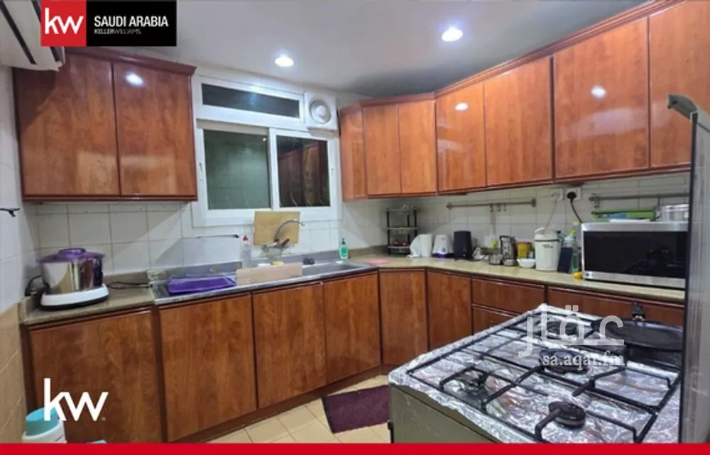 شقة 5 غرف في المربع 10