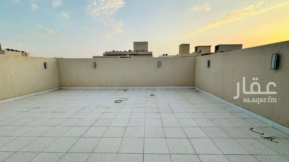 فيلا 7 غرف في المهدية 5