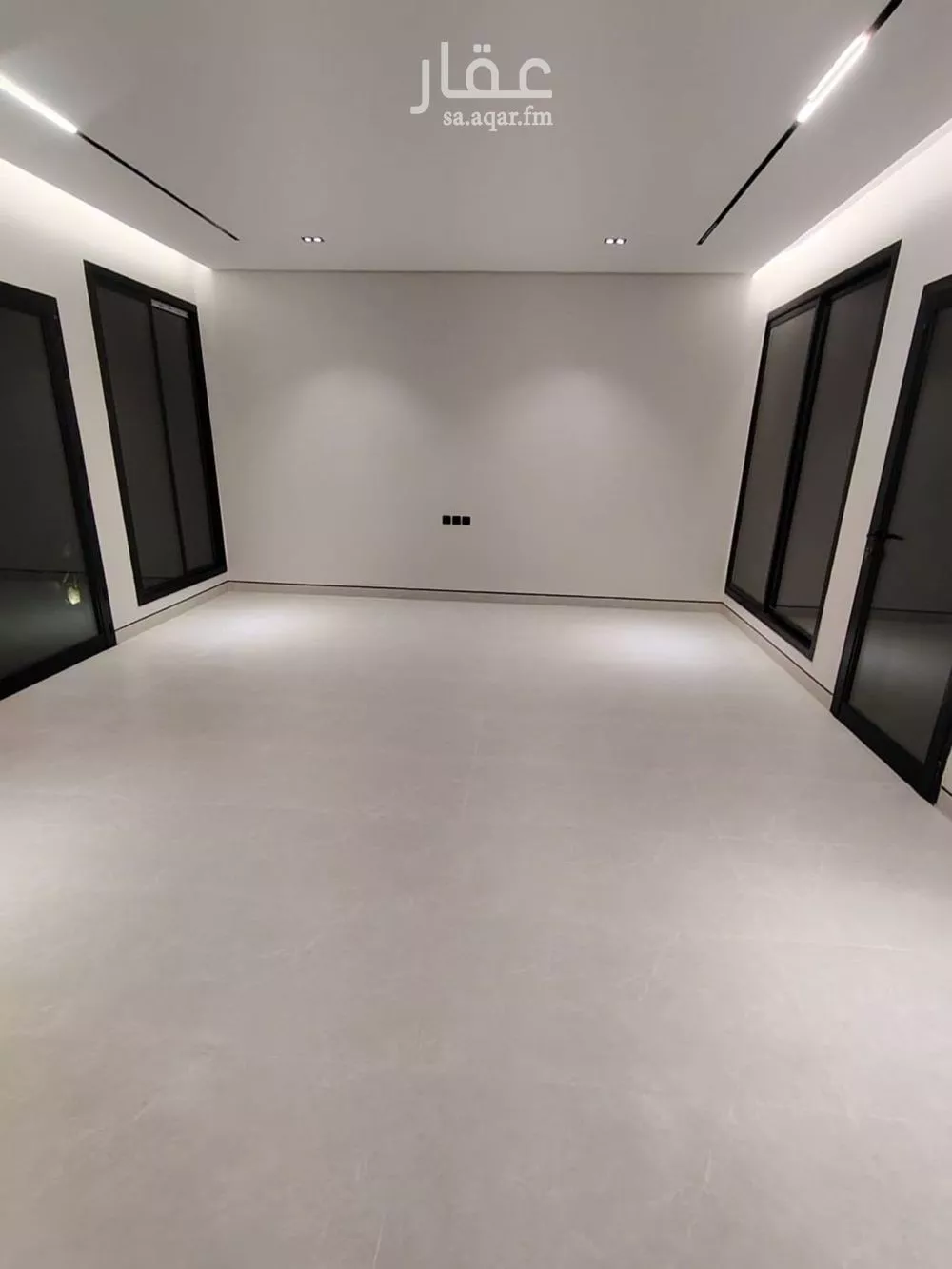 5 bedroom villa in Al Rimal 9