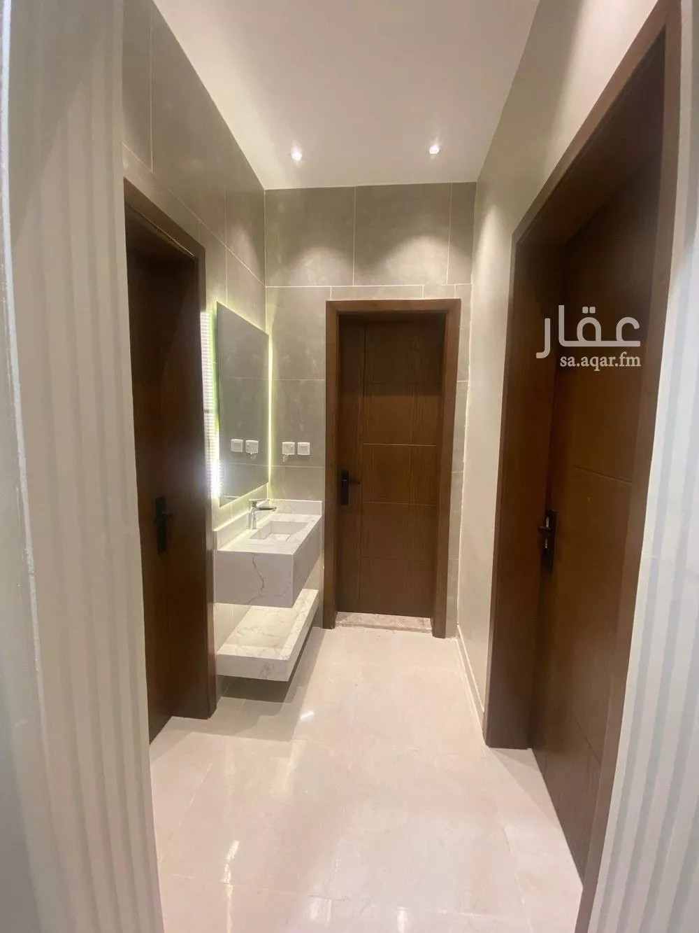 فيلا 8 غرف في الفلاح 16