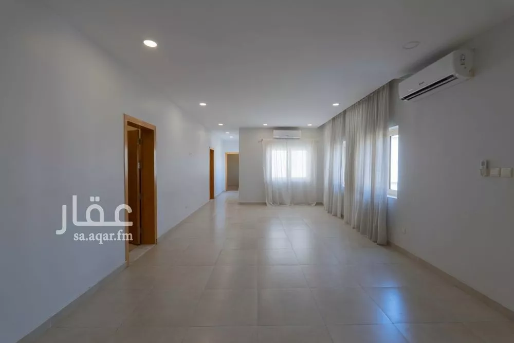 4 bedroom villa in Al Corniche, Eastern Province 16