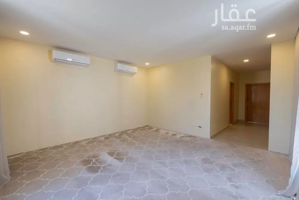 4 bedroom villa in Al Corniche, Eastern Province 18