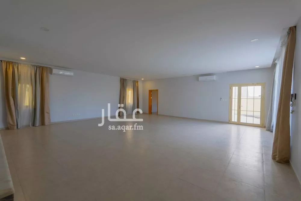 4 bedroom villa in Al Corniche, Eastern Province 10