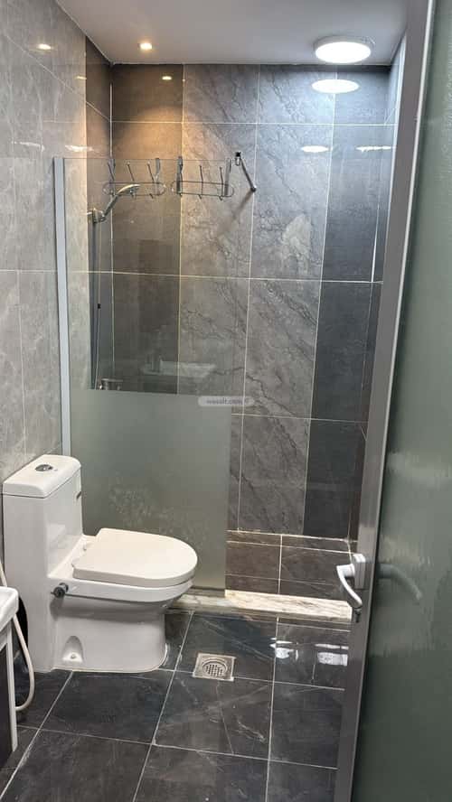 شقة 5 غرف في الريان 18