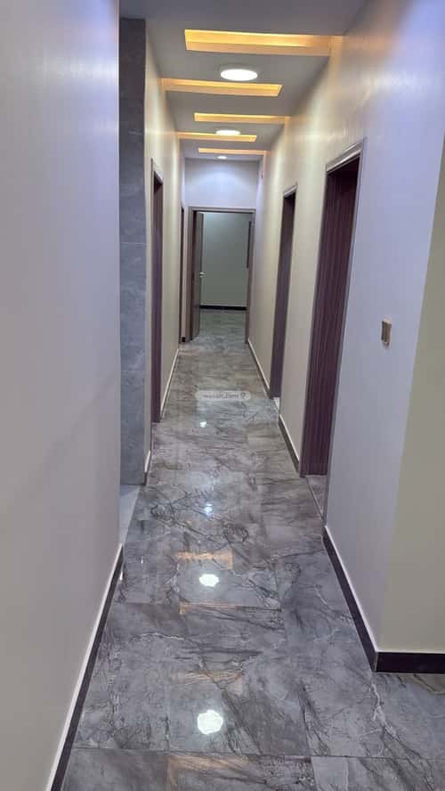 شقة 5 غرف في الريان 9