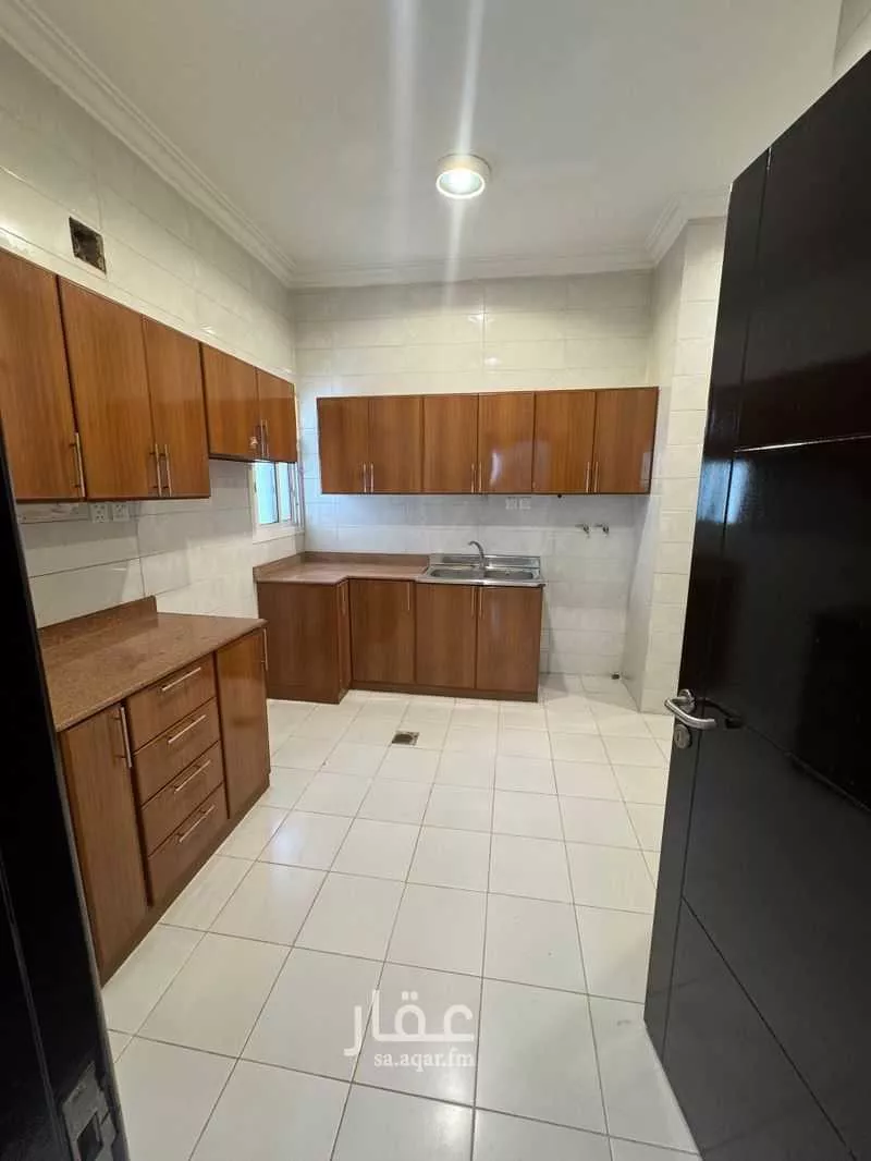 عمارة 625 م² في العقيق 6