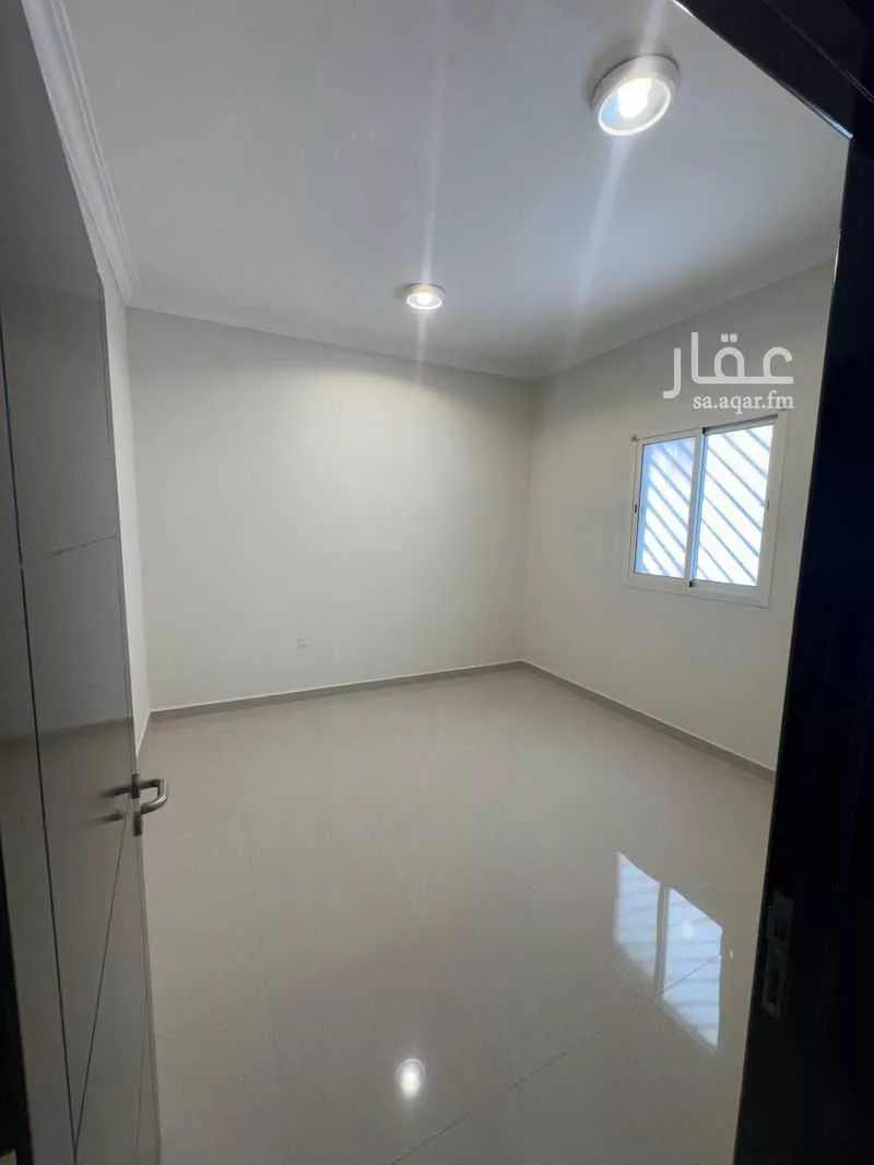 عمارة 625 م² في العقيق 8