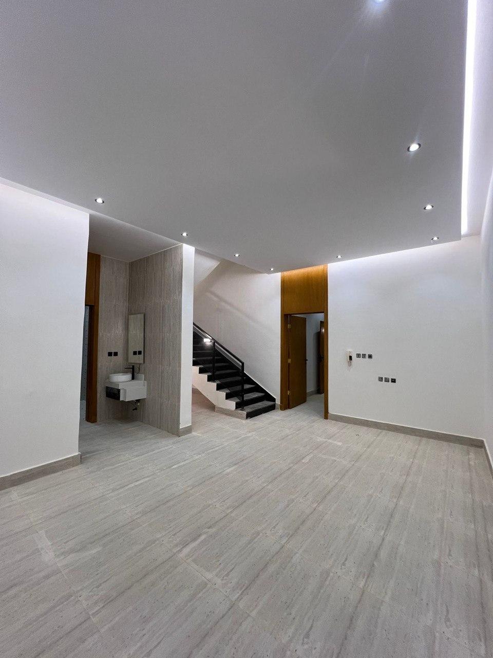 5 bedroom villa in Tuwaiq 2