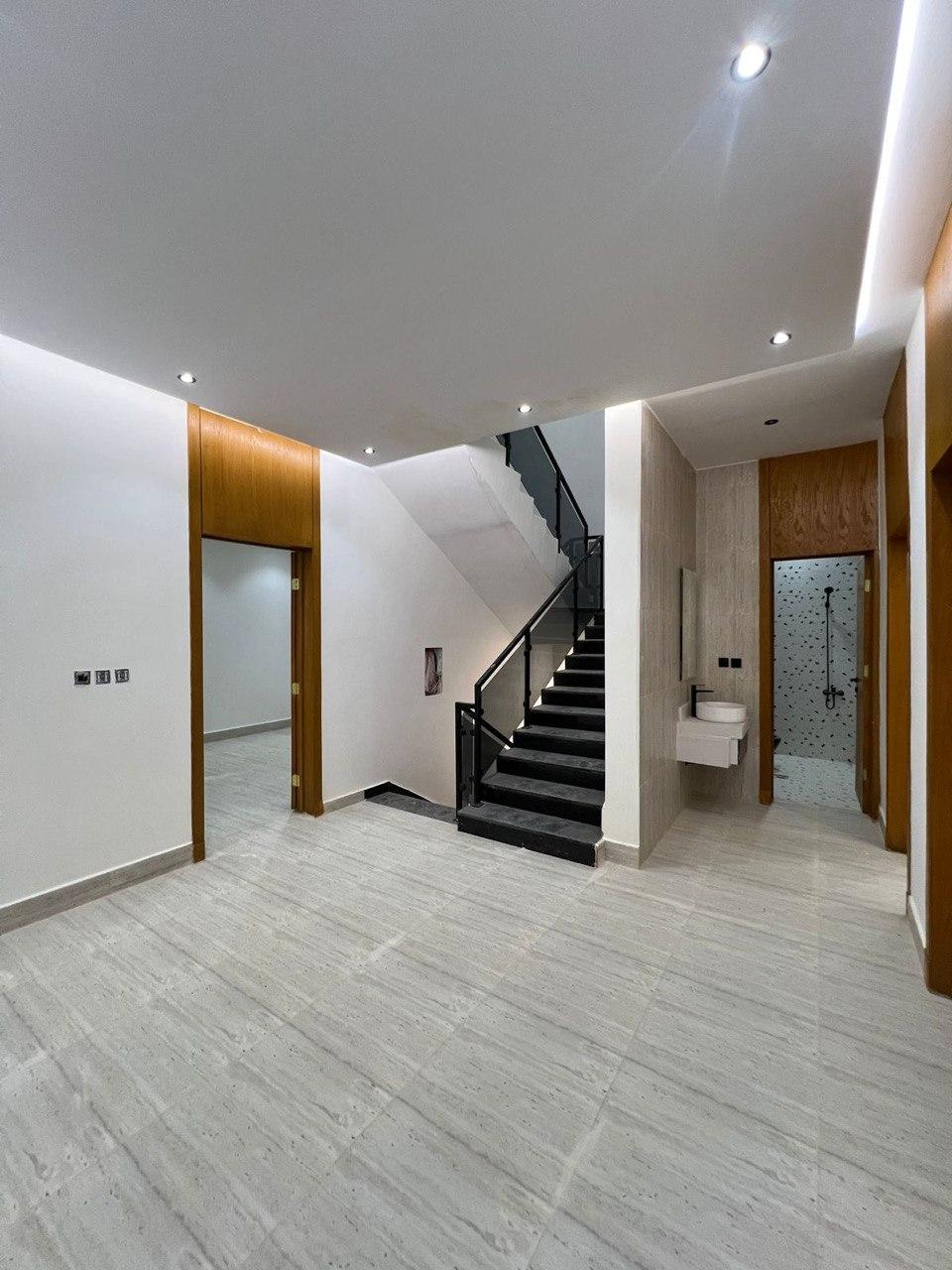 5 bedroom villa in Tuwaiq 3