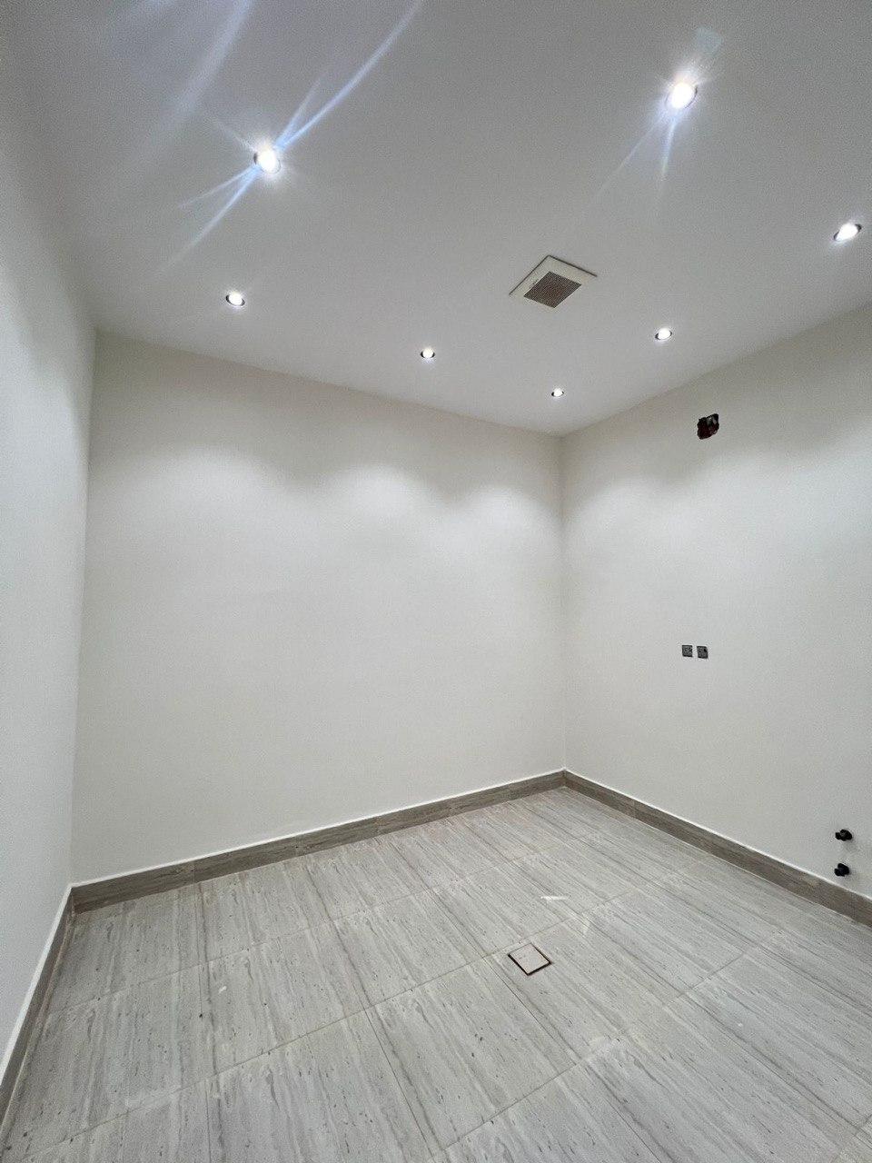 5 bedroom villa in Tuwaiq 8