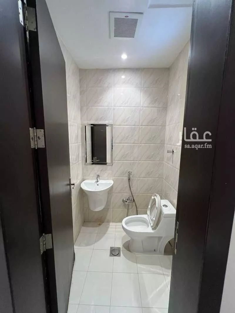 فيلا 4 غرف في العارض 7