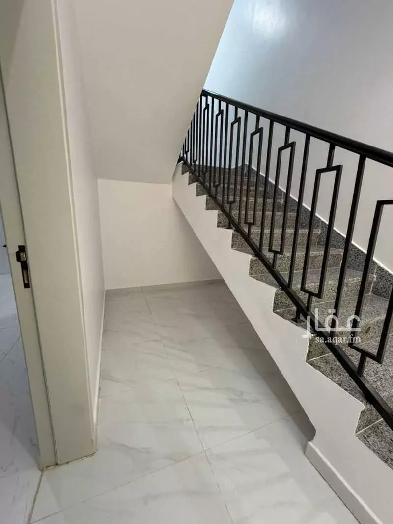 فيلا 5 غرف في النظيم 12