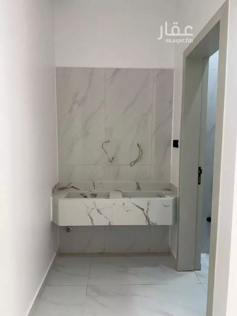 فيلا 5 غرف في النظيم 15