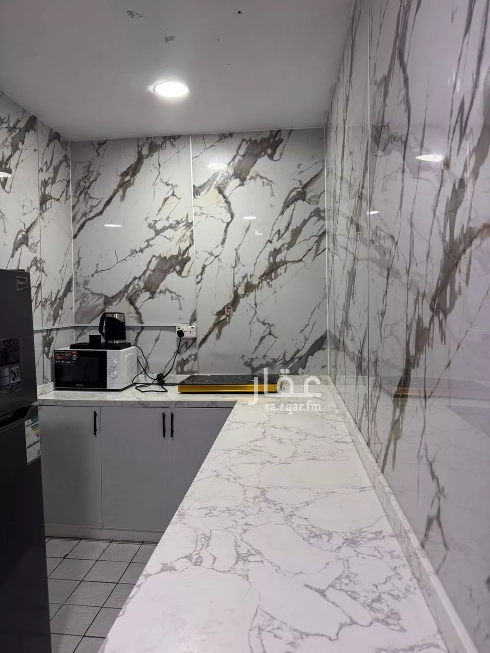 عمارة 900 م² في العقربية 3