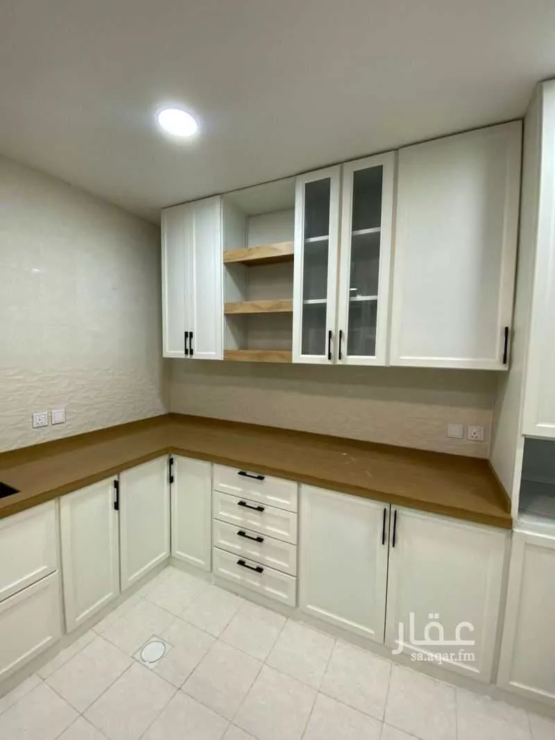 عمارة 420 م² في الأمواج 11