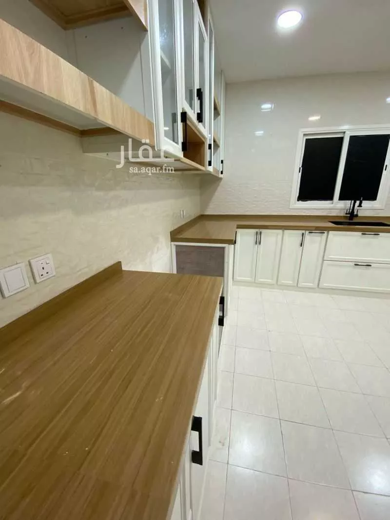 عمارة 420 م² في الأمواج 14