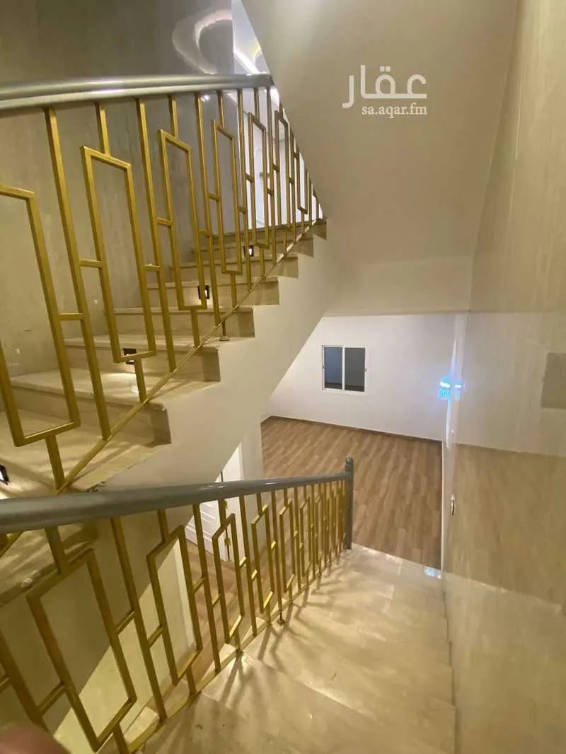 عمارة 420 م² في الأمواج 13