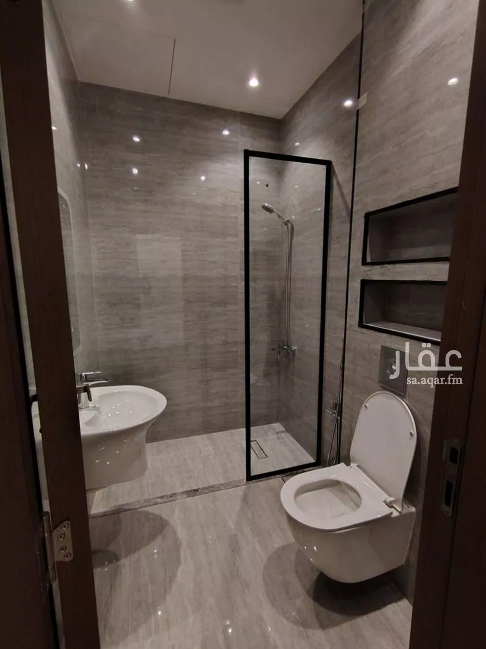 3 bedroom floor in Al Rimal 7